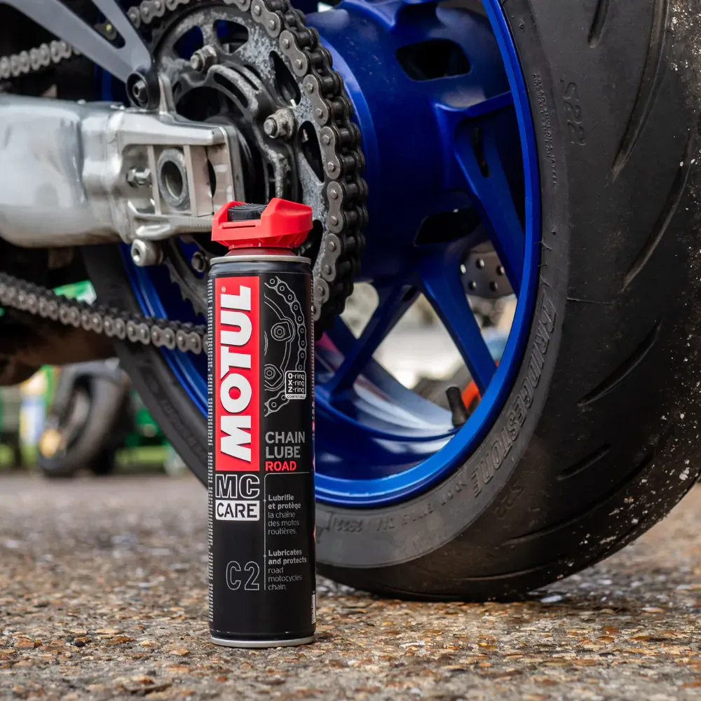 motul_c2_chain_lube_400ml_road 300V 4T 15W50 Bike Engine Oil